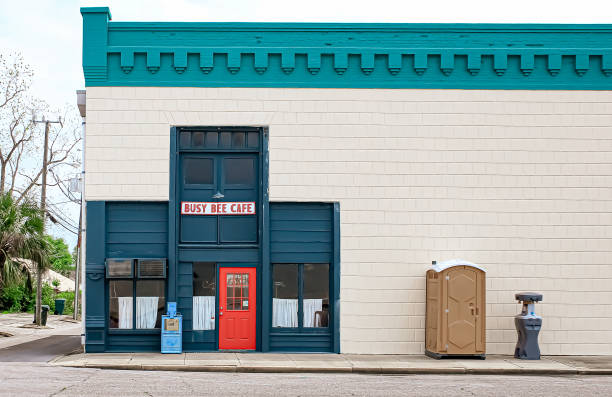 Best Portable toilet rental cost  in Lake Mills, IA